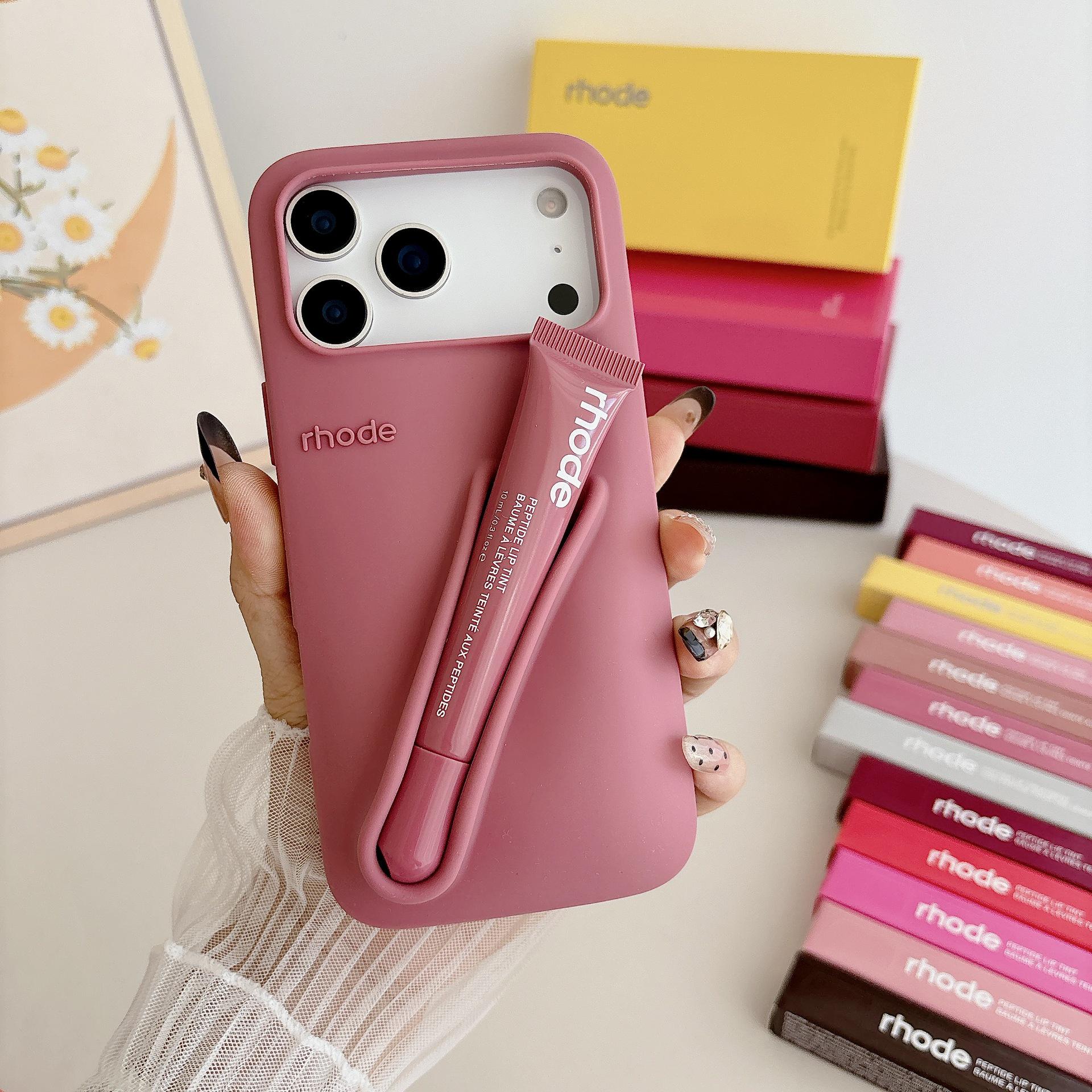 Набір: Блиск для губ Hailey та Чохол для iPhone: Помада та силіконовий чохол для iPhone 13-15 iPhone 14 Plus/15 Plus
Набір: Блиск для губ Hailey та Чохол для iPhone: Помада та силіконовий чохол для iPhone 13-15 iPhone 14 Plus/15 Plus