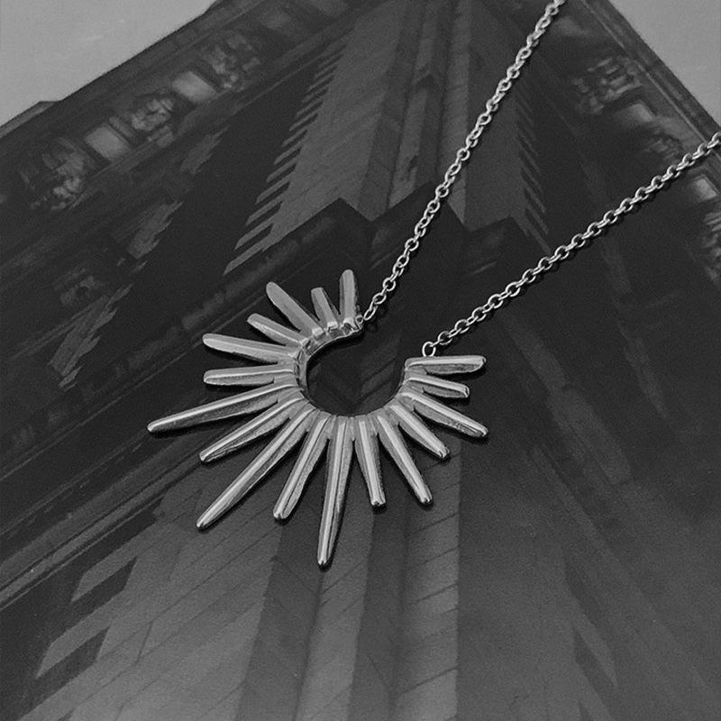 Винтажное золотое ожерелье с подвеской в виде подсолнуха, холодный ветер, осень и зима, изысканная высококлассная цепочка для ключицы