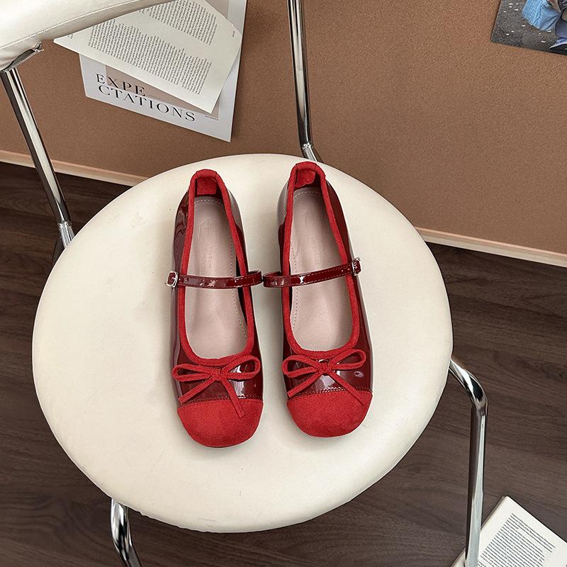 Ретро туфли Мэри Джейн на одной пуговице, летние, французская мода, темпераментные кожаные туфли, балетки женские на плоской подошве 39 красный
Ретро туфли Мэри Джейн на одной пуговице, летние, французская мода, темпераментные кожаные туфли, балетки женские на плоской подошве 39 красный