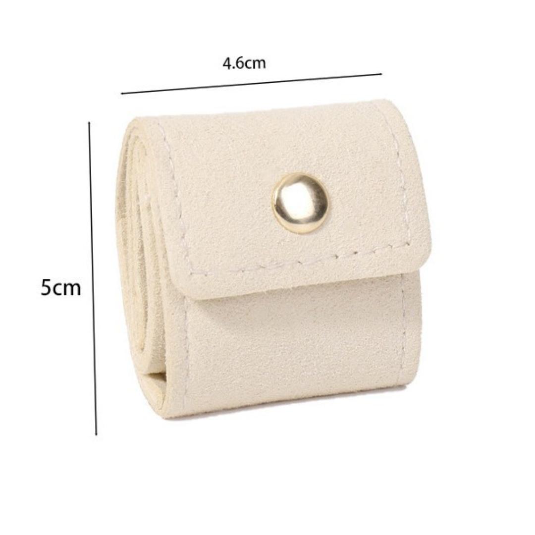 1PC Microfiber Snap Closure Bags Jewelry Folding Storage Bags Stud Earring Ring Charm Necklace Organizer Gifts Pouches бежевий
1PC Microfiber Snap Closure Bags Jewelry Folding Storage Bags Stud Earring Ring Charm Necklace Organizer Gifts Pouches бежевий