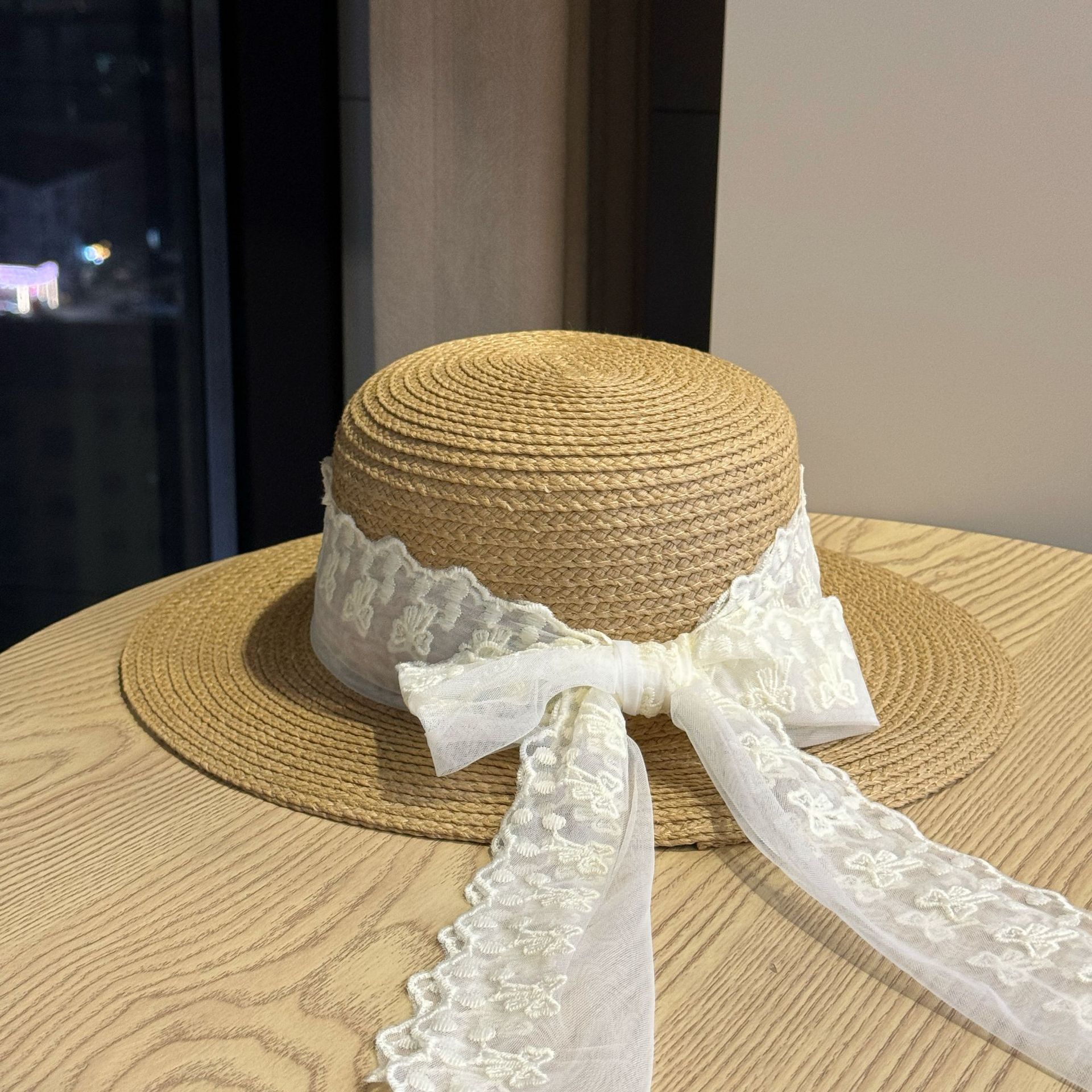 Spring and summer French elegant lace straw hat for women, seaside bowknot straw hat, vacation style sun protection hat, trendy Adult54-60Adjustable темного кольору хакі
Spring and summer French elegant lace straw hat for women, seaside bowknot straw hat, vacation style sun protection hat, trendy Adult54-60Adjustable темного кольору хакі
