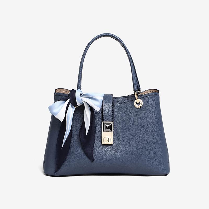 Gift Handbag 2025 New Genuine Leather Women s Bag Elegant Birthday Middle-aged Versatile High-end Mom Bag синий
Gift Handbag 2025 New Genuine Leather Women s Bag Elegant Birthday Middle-aged Versatile High-end Mom Bag синий