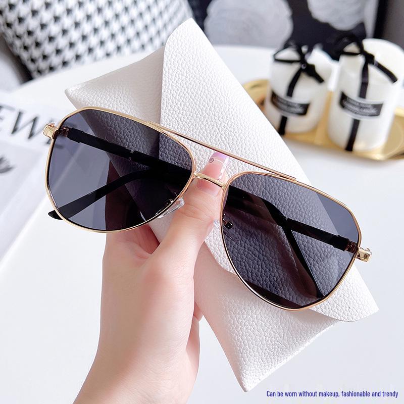 3582 Men s Polarized Double-Beam Street Style Sunglasses
3582 Men s Polarized Double-Beam Street Style Sunglasses