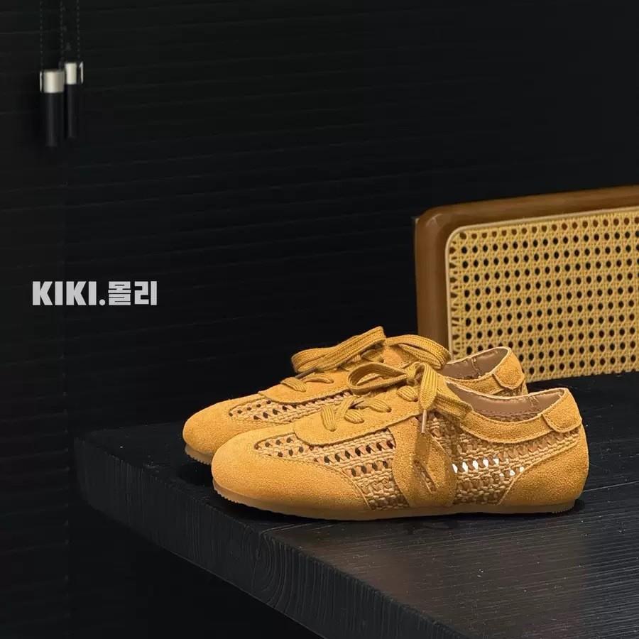 Version~ Retro hollow woven flat bottom versatile breathable sports and leisure shoes lace-up women 40 коричневий
Version~ Retro hollow woven flat bottom versatile breathable sports and leisure shoes lace-up women 40 коричневий