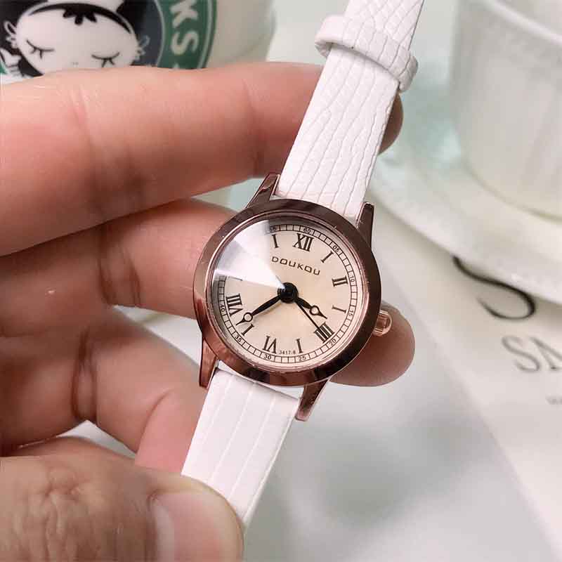 Цифровые поясные часы Butterfly, модные персонализированные простые часы, женские часы
Цифровые поясные часы Butterfly, модные персонализированные простые часы, женские часы