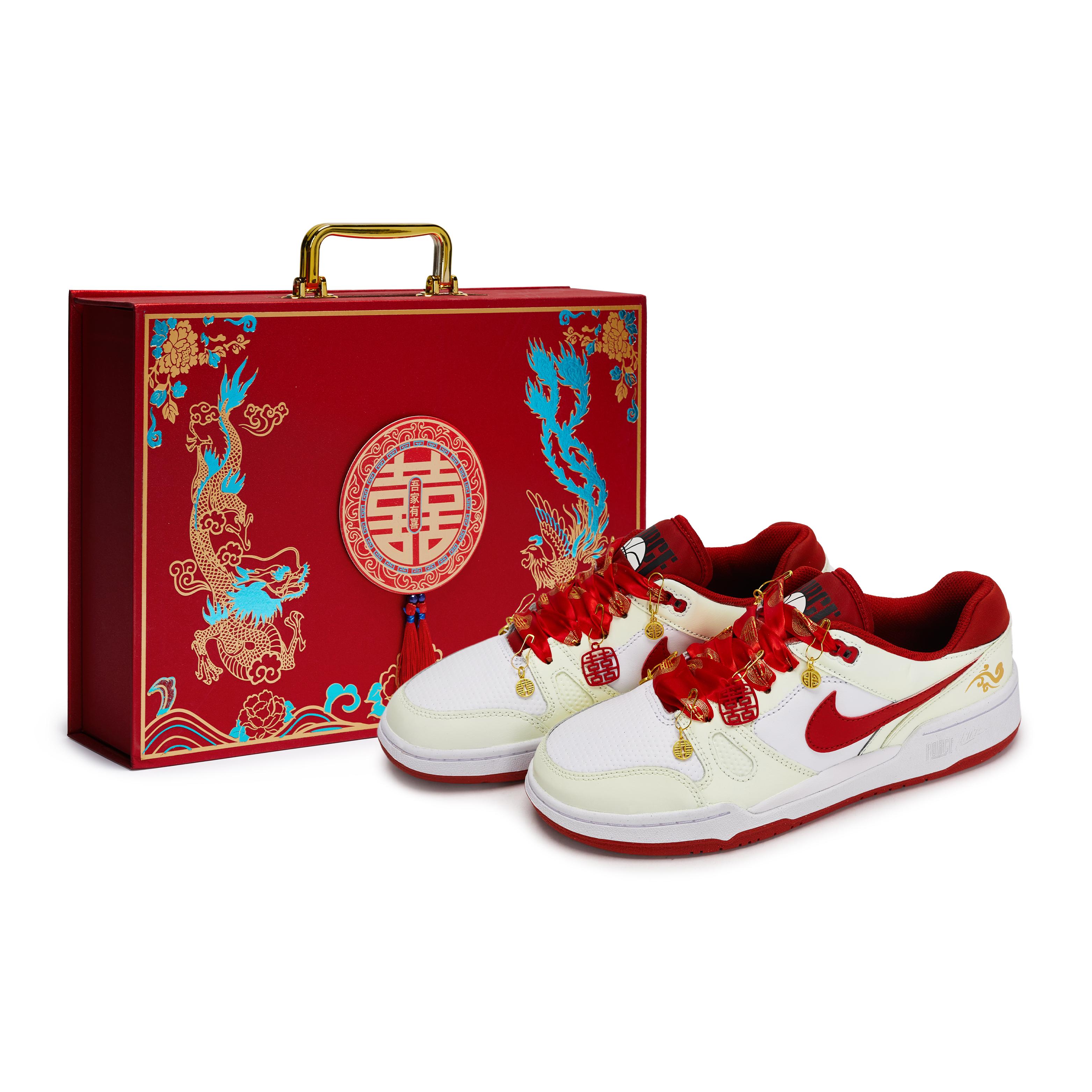 Nike Full Force 811 Manufacturing, Auspicious Clouds Leaping Gold, Gift Box Slip Resistant Abrasion Resistant Low top FB1362-102(Team80-S-BOX) 38.5
Nike Full Force 811 Manufacturing, Auspicious Clouds Leaping Gold, Gift Box Slip Resistant Abrasion Resistant Low top FB1362-102(Team80-S-BOX) 38.5