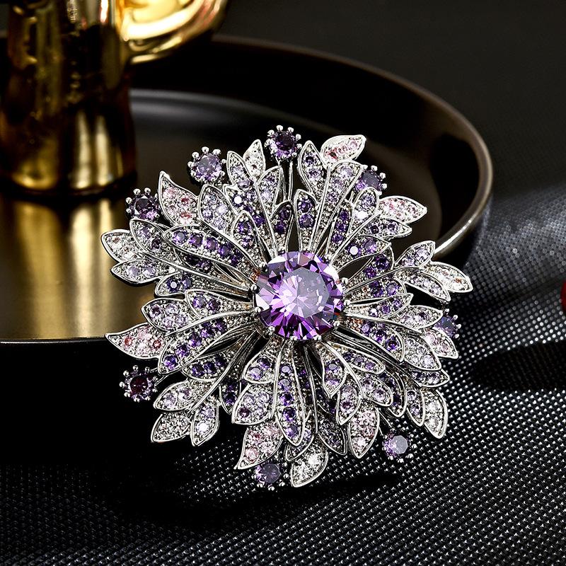 Women s Light Luxury Design Elegant Flower Brooch Fashionable And Versatile Inlaid Zircon Niche Design Sense Brooch
Women s Light Luxury Design Elegant Flower Brooch Fashionable And Versatile Inlaid Zircon Niche Design Sense Brooch