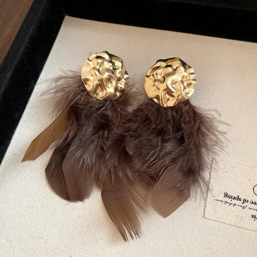 European and American hot-selling silver needle pleated feather fringed stud earrings light luxury niche high-end earrings exaggerated earrings women
European and American hot-selling silver needle pleated feather fringed stud earrings light luxury niche high-end earrings exaggerated earrings women
