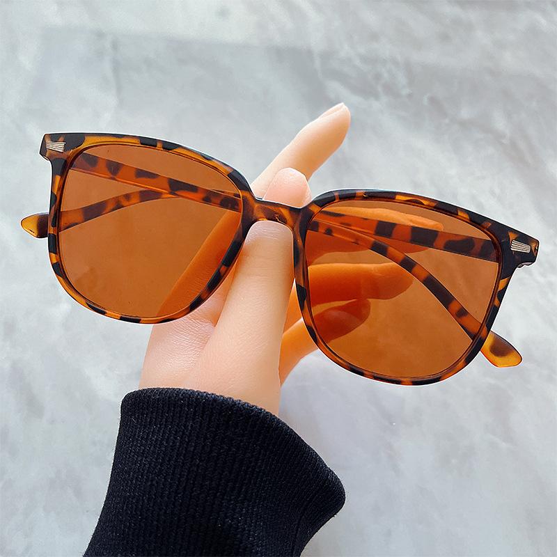 Fashion 2024 Ladies Trendy UV Protection Sunglasses Unisex Fashion Outdoor Travel Goggle Shades Women Retro Large Frame Sun Glasses
Fashion 2024 Ladies Trendy UV Protection Sunglasses Unisex Fashion Outdoor Travel Goggle Shades Women Retro Large Frame Sun Glasses