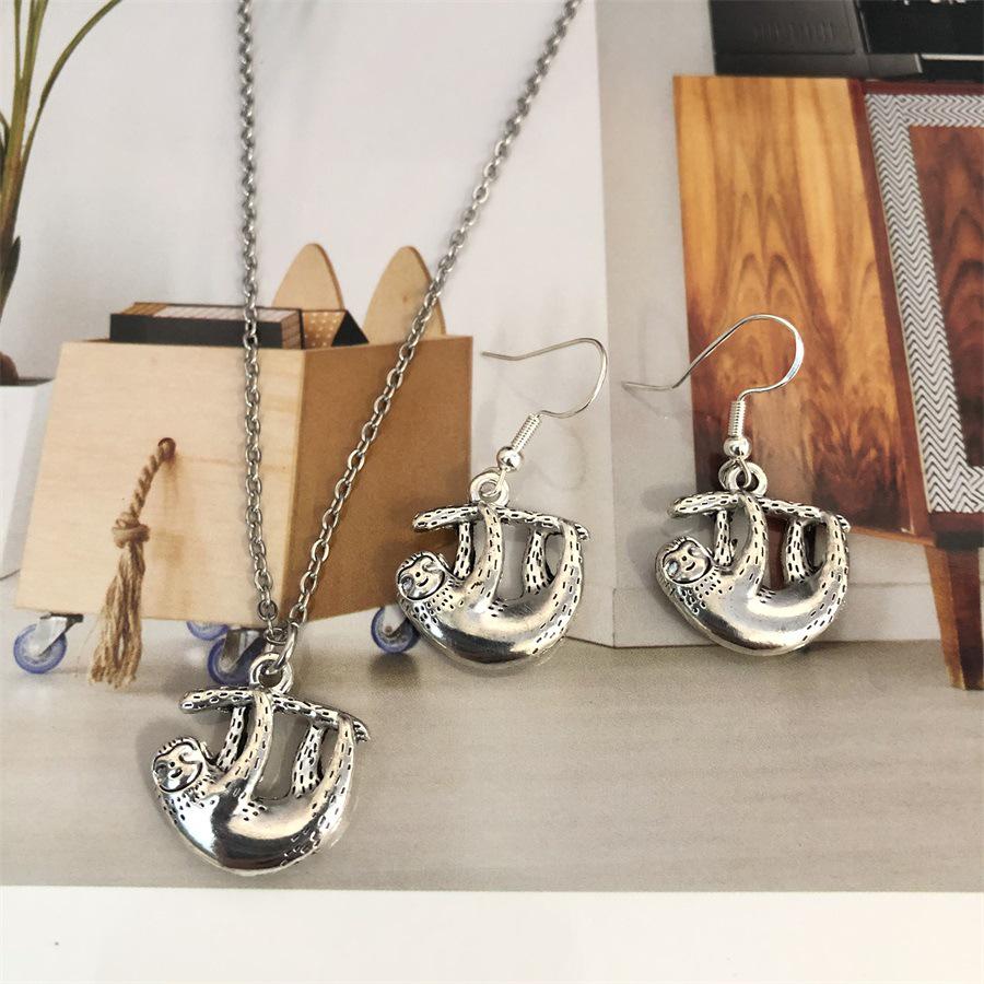 European-American Popular Sloth Earrings and Necklace Set - Women s Animal Jewelry серебряный
European-American Popular Sloth Earrings and Necklace Set - Women s Animal Jewelry серебряный