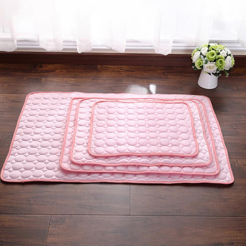 Pet Ice Silk Cooling Mat for Cats and Dogs - Breathable, Non-Stick, Universal Fit S-50*40cm (for pets up to 5lbs)
Pet Ice Silk Cooling Mat for Cats and Dogs - Breathable, Non-Stick, Universal Fit S-50*40cm (for pets up to 5lbs)