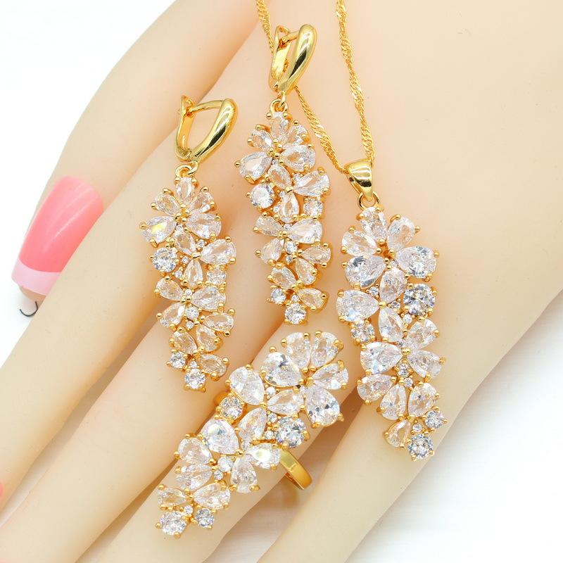 Самые продаваемые ювелирные изделия в Европе и США. Легкий роскошный цветной циркон, инкрустированный ожерельем и серьгами. Комплект женских ювелирных изделий. 10 yards
Самые продаваемые ювелирные изделия в Европе и США. Легкий роскошный цветной циркон, инкрустированный ожерельем и серьгами. Комплект женских ювелирных изделий. 10 yards