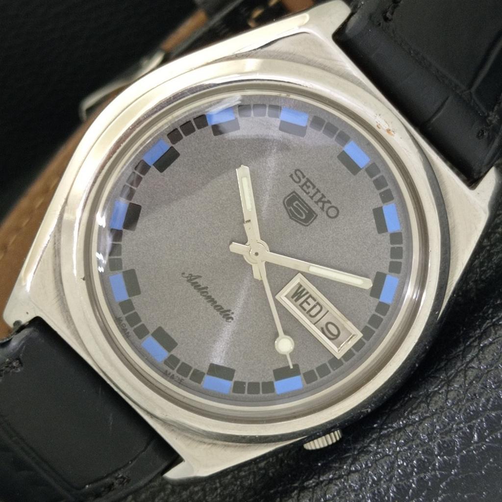 VINTAGE SEIKO 5 AUTOMATIC 7009A JAPAN MENS GREY COLOR DIAL WATCH a500114-2 R151a-a500114
VINTAGE SEIKO 5 AUTOMATIC 7009A JAPAN MENS GREY COLOR DIAL WATCH a500114-2 R151a-a500114