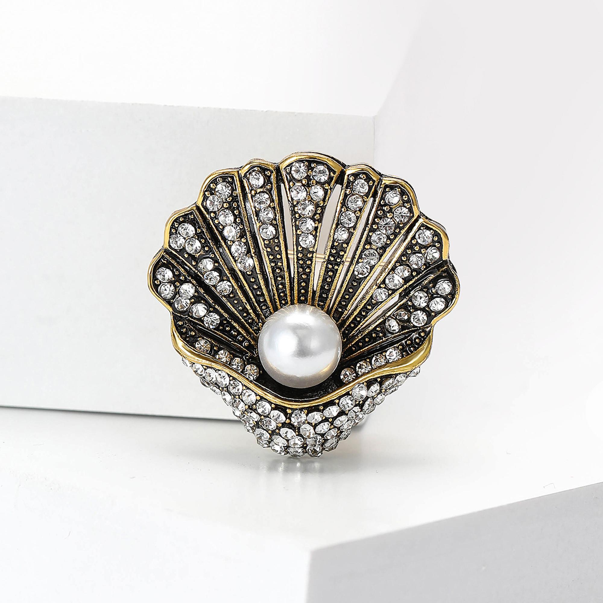 Classic Rhinestone Shell Brooches for Women Unisex Pear Ocean Pins Friend Event Party New Gifts Jewelry Decoration Accessories
Classic Rhinestone Shell Brooches for Women Unisex Pear Ocean Pins Friend Event Party New Gifts Jewelry Decoration Accessories