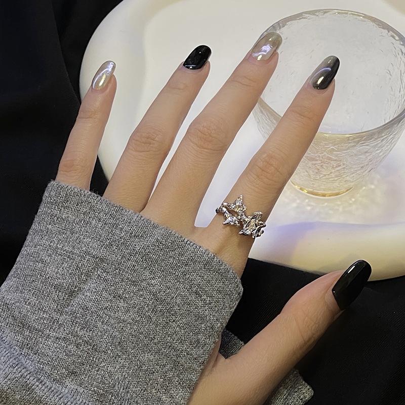 Niche Design Sense Metal Love Zircon Irregular French Personality Pleated Open Ring Women S Senior Sense Adjustable opening
Niche Design Sense Metal Love Zircon Irregular French Personality Pleated Open Ring Women S Senior Sense Adjustable opening