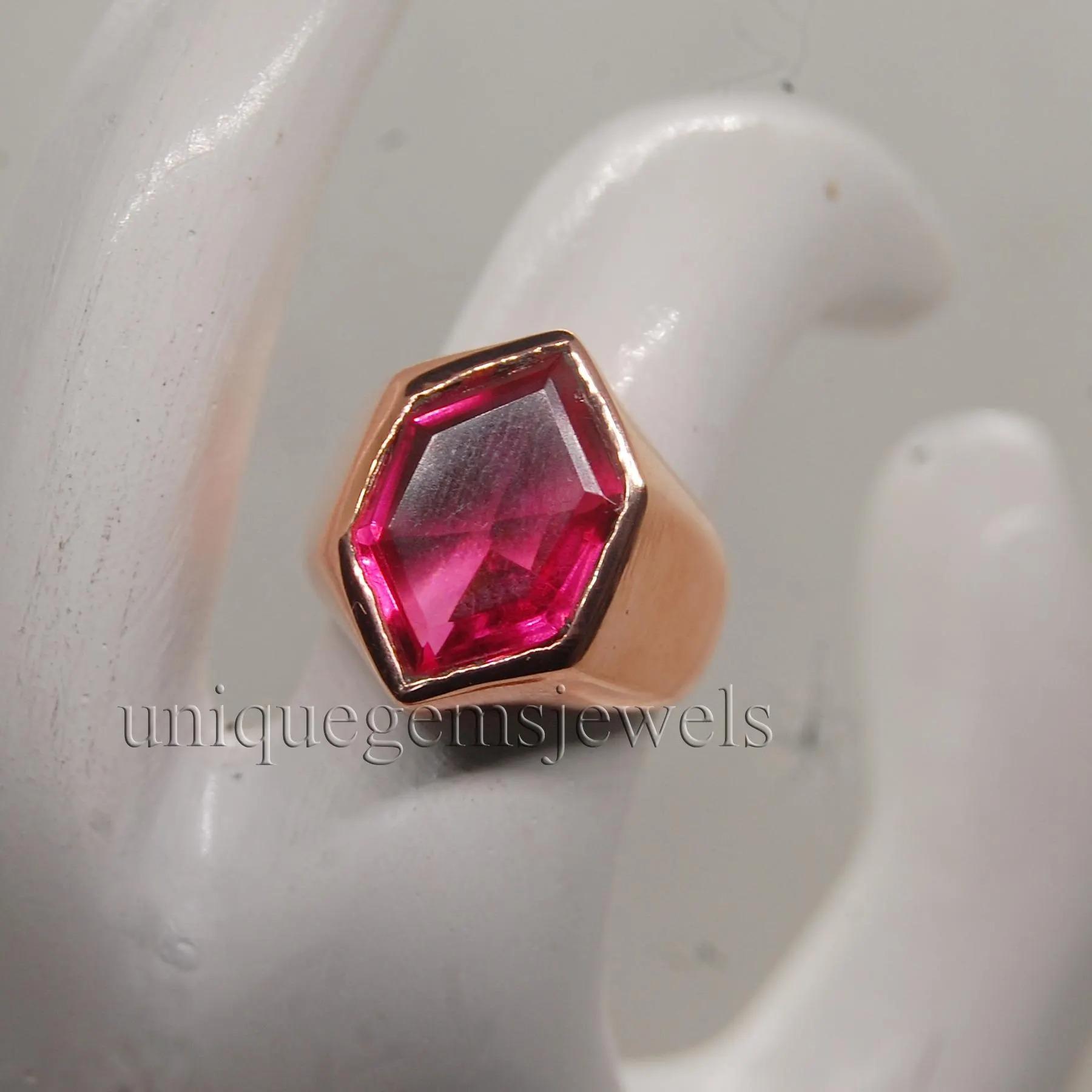 Hexagon Shape Pink Tourmaline Quartz Sterling Silver Rose Gold Overlay Ring jewelry 10 рожевий колір золота
Hexagon Shape Pink Tourmaline Quartz Sterling Silver Rose Gold Overlay Ring jewelry 10 рожевий колір золота