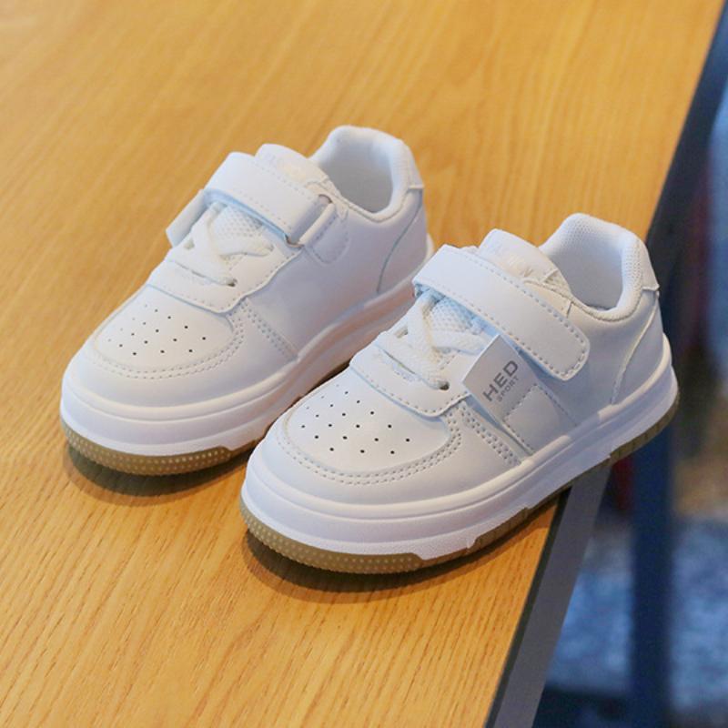 Children s white shoes Spring and Autumn style girls sports shoes Anti slip lightweight boys board shoes Soft soled baby casual shoes 38 білий
Children s white shoes Spring and Autumn style girls sports shoes Anti slip lightweight boys board shoes Soft soled baby casual shoes 38 білий