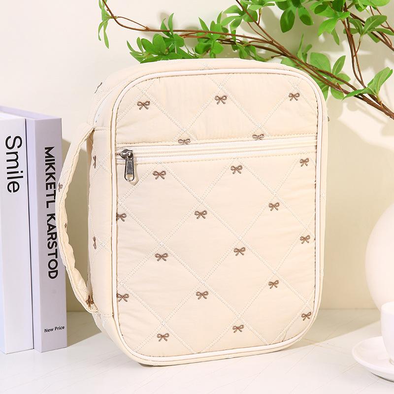 New Book Storage Bag Large Capacity Travel Organizer Bag Portable Book Storage Pouch for School Office Travel 22x29x7cm білий
New Book Storage Bag Large Capacity Travel Organizer Bag Portable Book Storage Pouch for School Office Travel 22x29x7cm білий