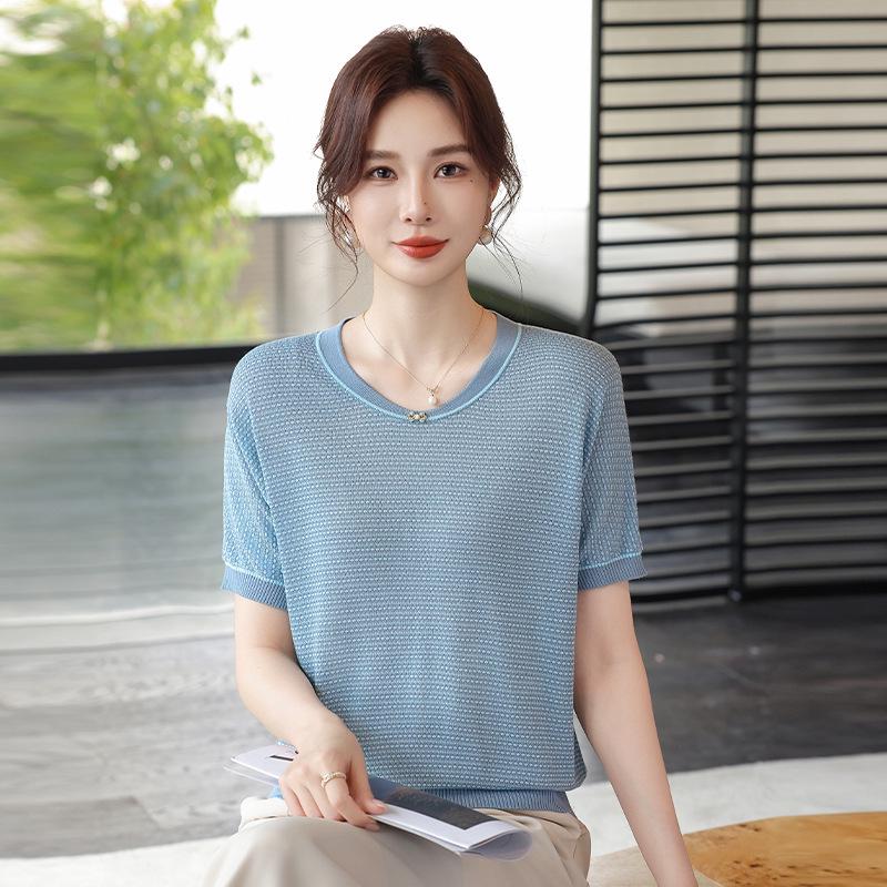 2026 Ice Silk Short-Sleeved T-shirt for Middle-Aged Women: Summer Cool Fashion L (80-100 lbs) світло-синій колір
2026 Ice Silk Short-Sleeved T-shirt for Middle-Aged Women: Summer Cool Fashion L (80-100 lbs) світло-синій колір