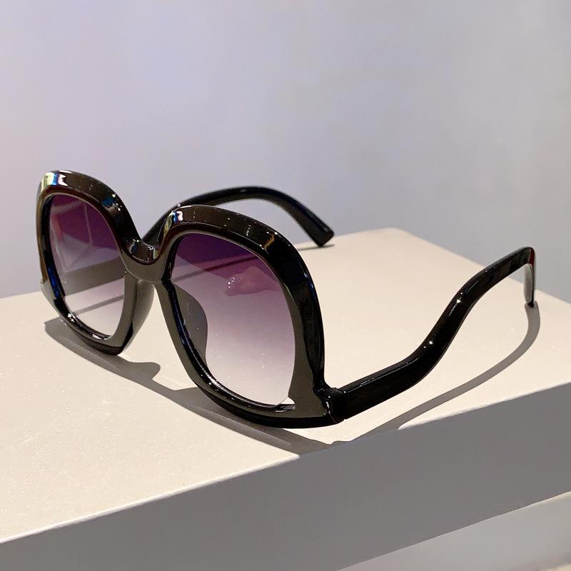 Oversized Big Frame Sunglasses Women Fashion Vintage Punk Luxury Designer Shades UV400 Protection Trendy
Oversized Big Frame Sunglasses Women Fashion Vintage Punk Luxury Designer Shades UV400 Protection Trendy
