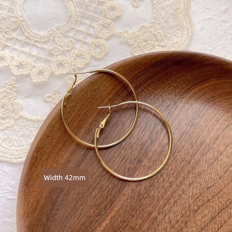 Cold Wind Mosquito Coil Ear Clip Hip Hop Silver Nail Simple Bracelet A Pair of Gold Medium-Sized Stud Earrings
Cold Wind Mosquito Coil Ear Clip Hip Hop Silver Nail Simple Bracelet A Pair of Gold Medium-Sized Stud Earrings
