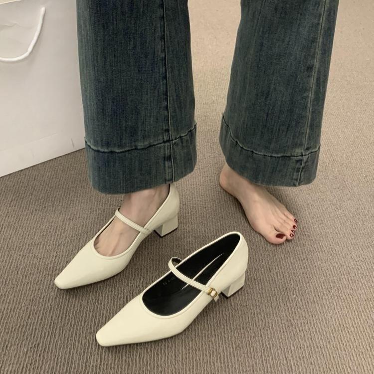 Versatile one-word buckle strap thick-heeled Mary Jane shoes women s shoes commuter high-heeled single shoes 35
Versatile one-word buckle strap thick-heeled Mary Jane shoes women s shoes commuter high-heeled single shoes 35