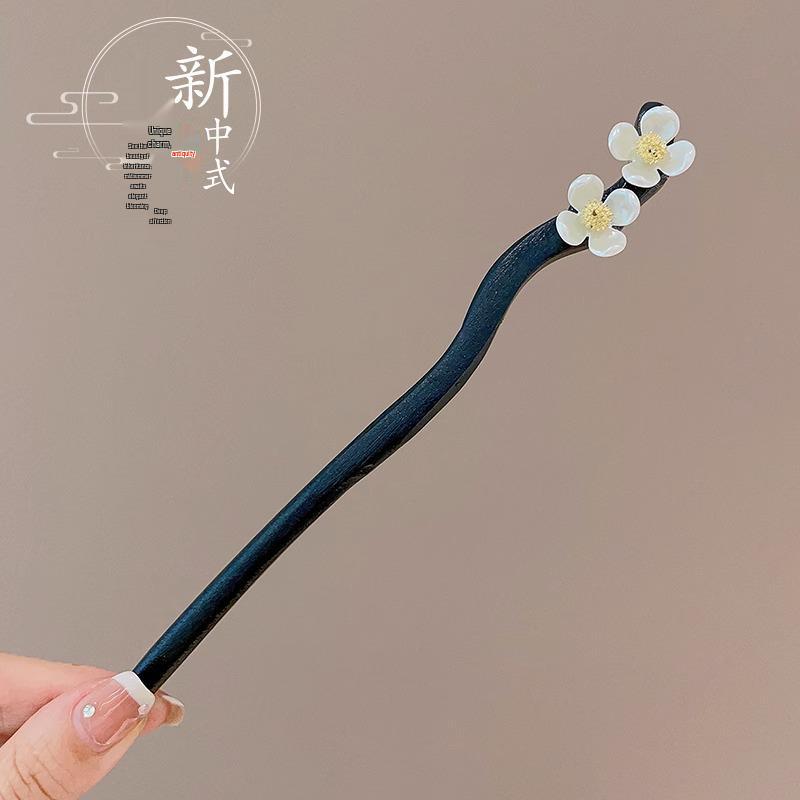 Элегантная заколка для волос в стиле ханьфу с цветком: Кисточка высокого класса для шага тряски для прически «пучок»
Элегантная заколка для волос в стиле ханьфу с цветком: Кисточка высокого класса для шага тряски для прически «пучок»