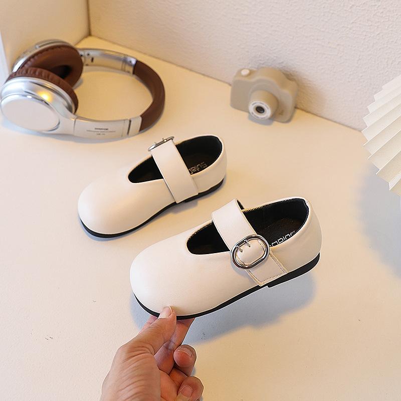 Girls black leather shoes, comfortable for spring and autumn, new French-style round-toe flat-soled fashionable simple princess shoes 23Inner Length cm
Girls black leather shoes, comfortable for spring and autumn, new French-style round-toe flat-soled fashionable simple princess shoes 23Inner Length cm