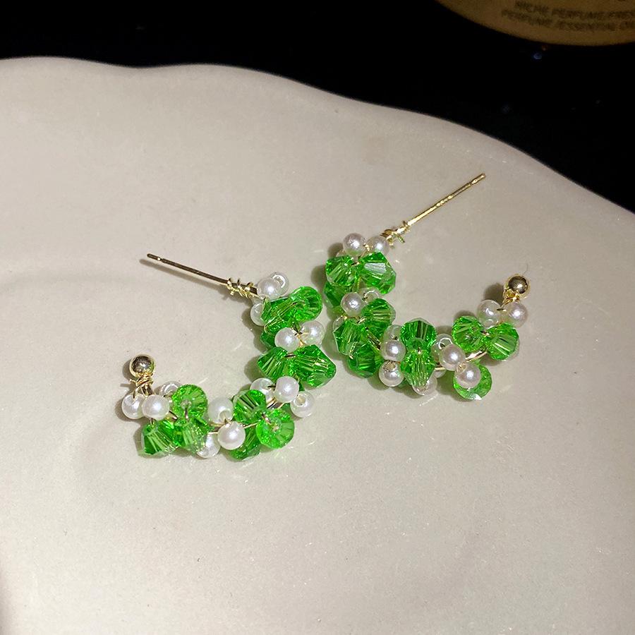 Silver needle glass pearl beaded C-shaped stud earrings women s simple fashion earrings temperament advanced sense niche versatile earrings
Silver needle glass pearl beaded C-shaped stud earrings women s simple fashion earrings temperament advanced sense niche versatile earrings