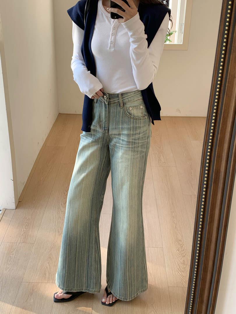 Yi Tian Tang American Retro Vertical Stripe Micro-Flare Jeans for Women - Spring Collection, Loose Mud Dye Medium
Yi Tian Tang American Retro Vertical Stripe Micro-Flare Jeans for Women - Spring Collection, Loose Mud Dye Medium