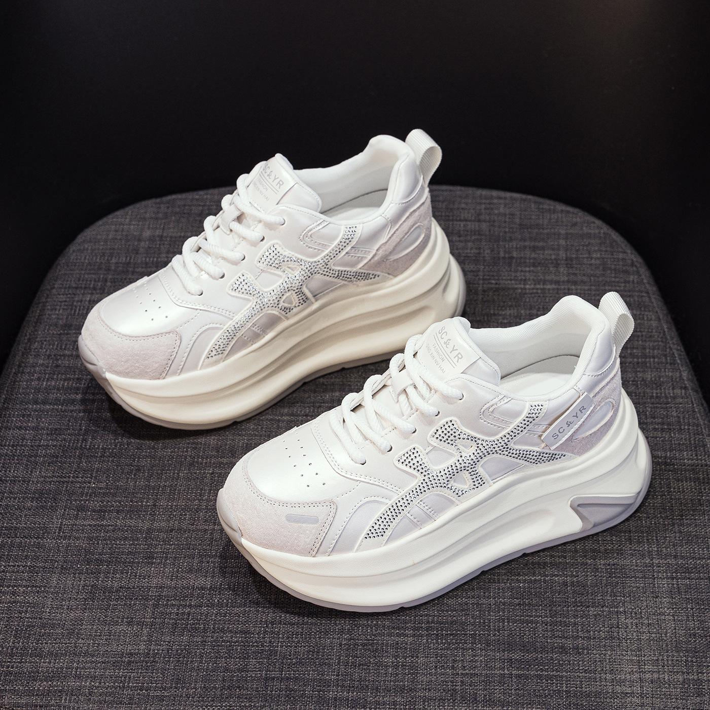 Small thick-soled Forrest Gump shoes women s autumn 2025 new casual fashion versatile Douyin explosive version height-increasing women s shoes 40
Small thick-soled Forrest Gump shoes women s autumn 2025 new casual fashion versatile Douyin explosive version height-increasing women s shoes 40