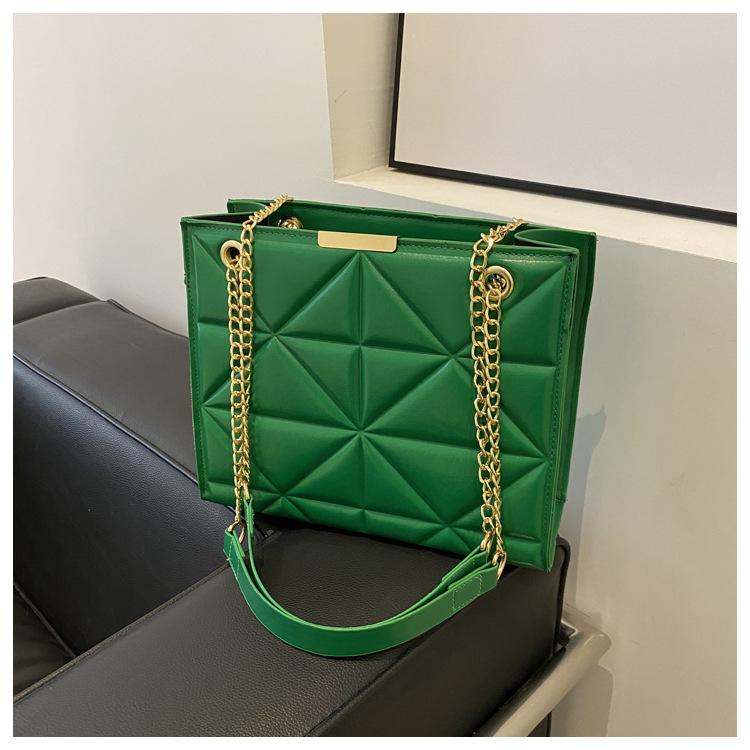 Large capacity bag women s 2025 new trendy fashion retro diamond chain commuter tote bag premium messenger bag зелёный
Large capacity bag women s 2025 new trendy fashion retro diamond chain commuter tote bag premium messenger bag зелёный