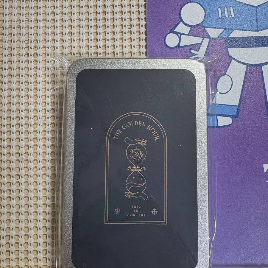 Металлический кейс для фотокарточек Iu Golden Hour
Металлический кейс для фотокарточек Iu Golden Hour