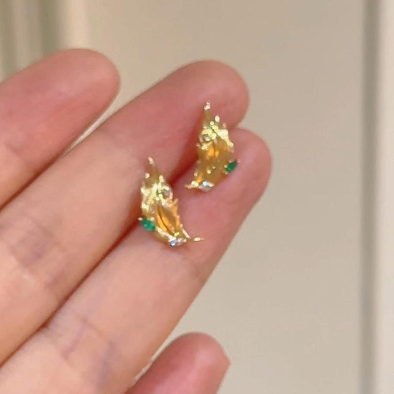 Zircon brushed leaf stud earrings niche temperament versatile earrings fashion retro light luxury earrings women
Zircon brushed leaf stud earrings niche temperament versatile earrings fashion retro light luxury earrings women