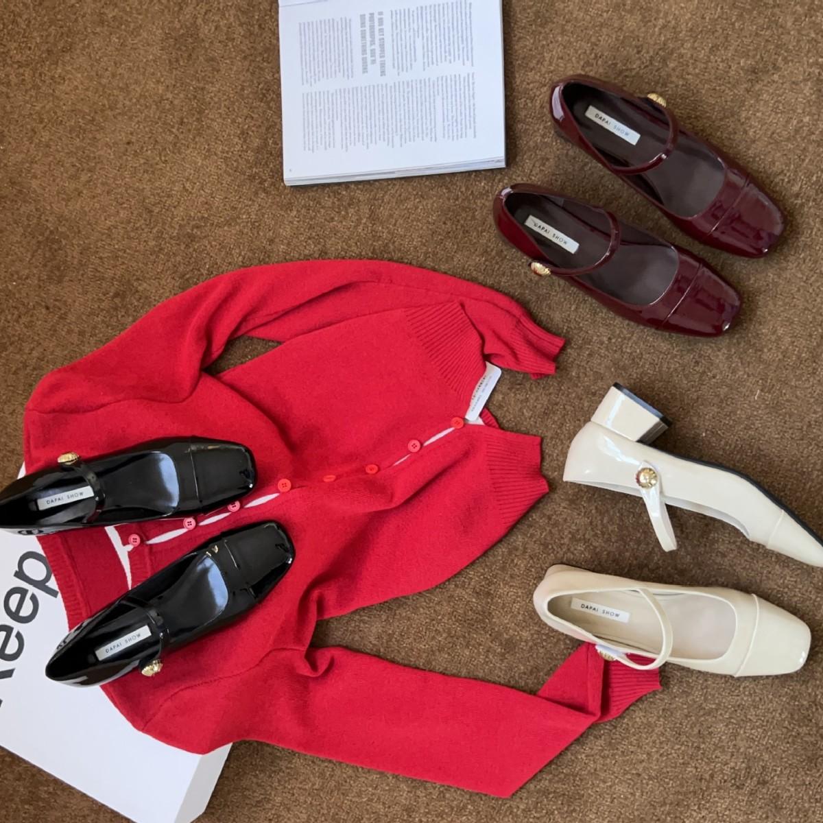 2025 new French round head with metal buckle, light mouth thick medium heel Mary Jane women s single shoes 39 абрикосовый
2025 new French round head with metal buckle, light mouth thick medium heel Mary Jane women s single shoes 39 абрикосовый