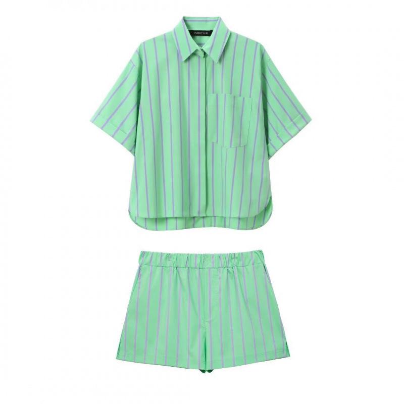 European & American Women s Striped Poplin Shirt and Shorts Set - Summer Casual Wear Large
European & American Women s Striped Poplin Shirt and Shorts Set - Summer Casual Wear Large