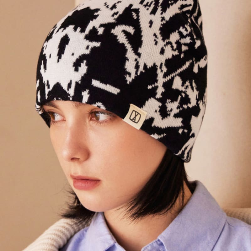 Шапка бини VARZAR VA Spread Square жаккардовая белая FREE
Шапка бини VARZAR VA Spread Square жаккардовая белая FREE