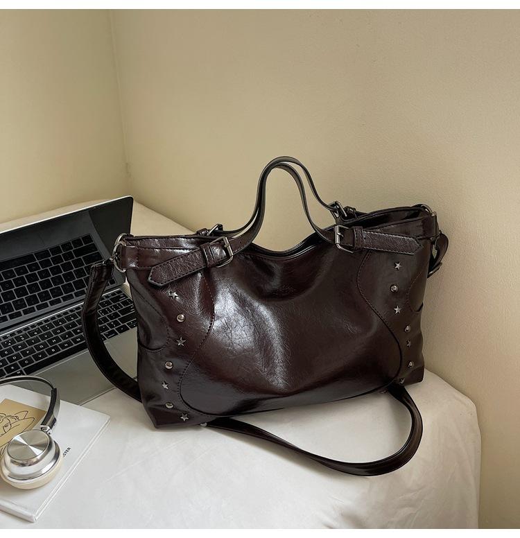 Новая мягкая прочная милая женская сумочка большой вместимости премиальная текстура мягкая прочная уличная текстура масляной кожи на плечо кроссбоди кофейный