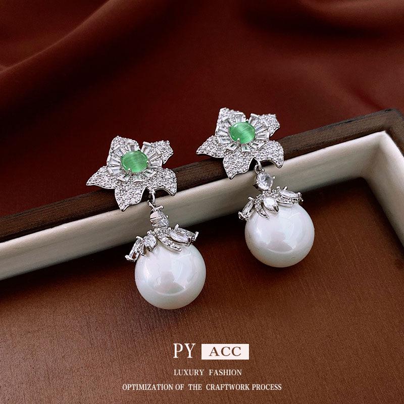 Silver Needle Zircon Star Pearl French Stud Earrings - Exaggerated Retro High-End Niche Design for Women
Silver Needle Zircon Star Pearl French Stud Earrings - Exaggerated Retro High-End Niche Design for Women