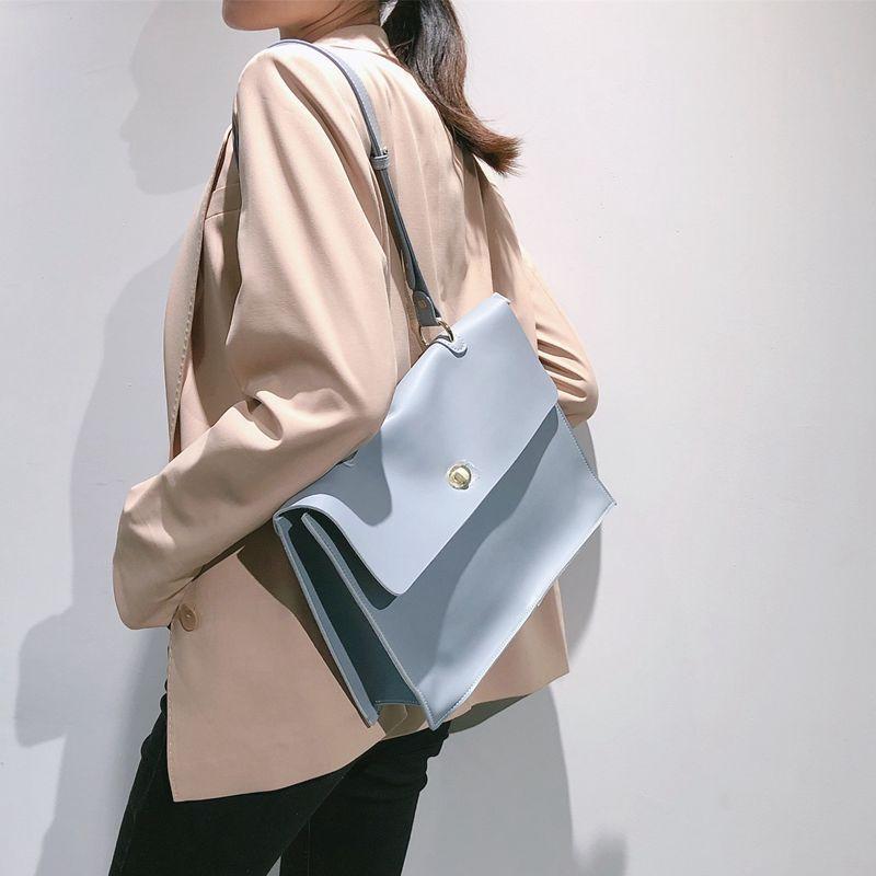 Tan Songyun Please Call Me Director Ning Meng. Same Style Bag Women s Tote Bag Fashionable Large Capacity Single Shoulder Leather Briefcase 35x10x25cm чорний
Tan Songyun Please Call Me Director Ning Meng. Same Style Bag Women s Tote Bag Fashionable Large Capacity Single Shoulder Leather Briefcase 35x10x25cm чорний