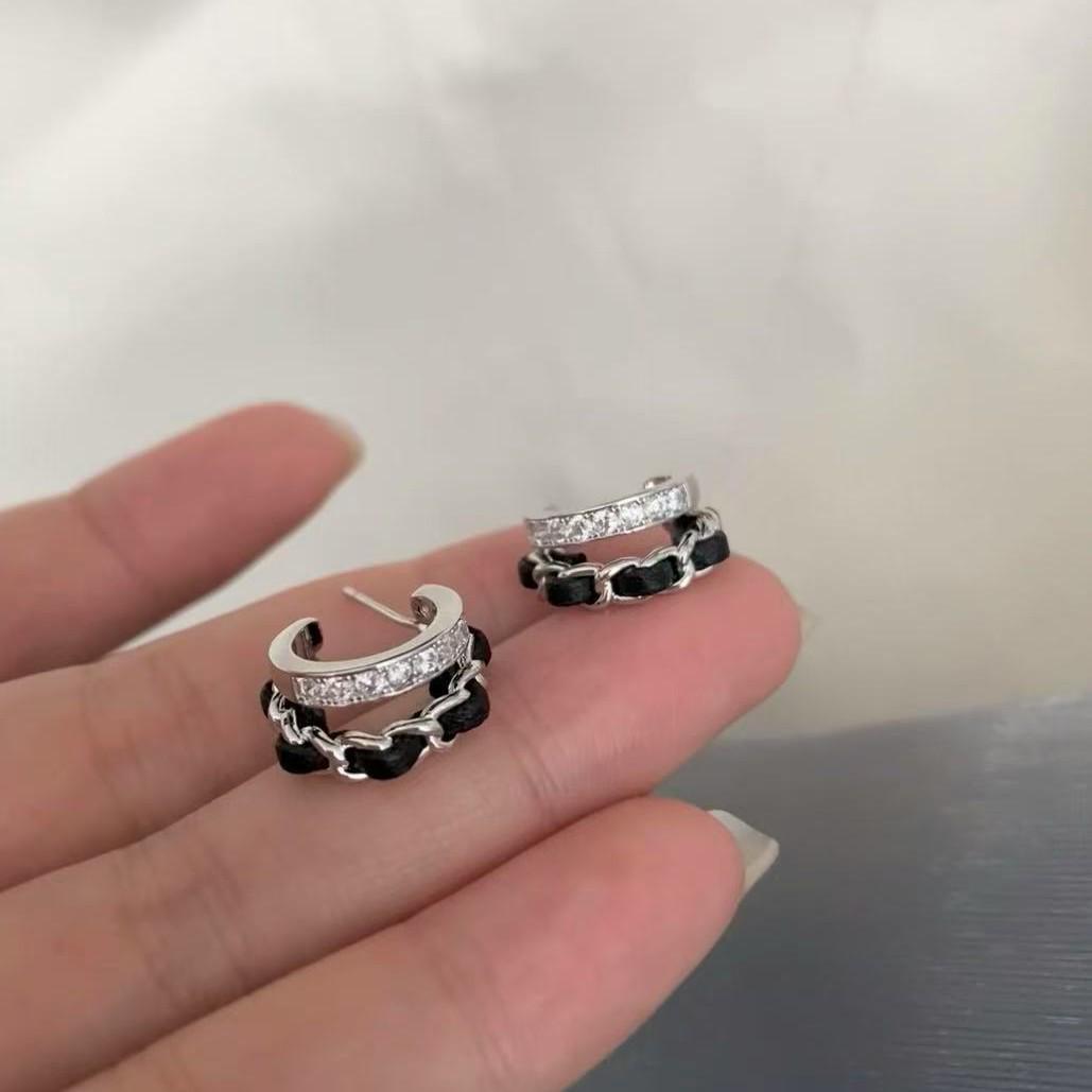 Black Gold Double Layer Micro-Paved 925 Silver Stud Earrings - Fashionable and Elegant High-End Design 925 Silver золотой
Black Gold Double Layer Micro-Paved 925 Silver Stud Earrings - Fashionable and Elegant High-End Design 925 Silver золотой