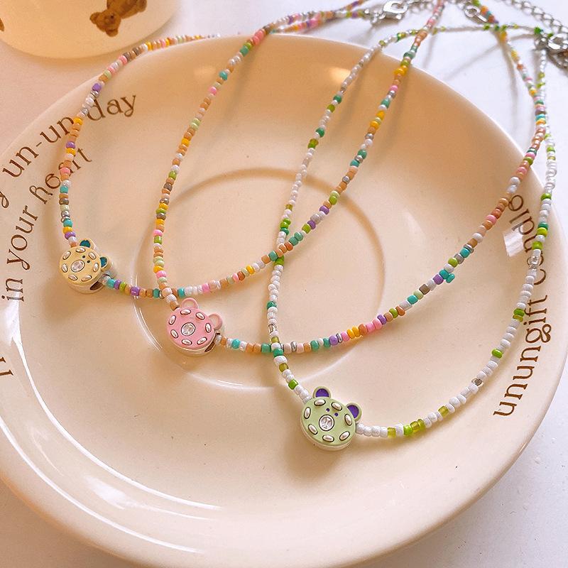 Minimalist style rice bead bear pendant necklace fashionable and unique niche collarbone chain temperament necklace jewelry women s high sense
Minimalist style rice bead bear pendant necklace fashionable and unique niche collarbone chain temperament necklace jewelry women s high sense