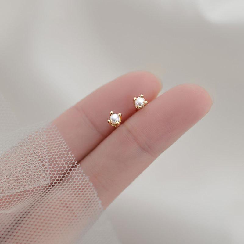 Mini Four-claw Stud Earrings for Women, Small-scale, Simple, Elegant and Sophisticated Style Earrings, Versatile Accessories 5mm золотий
Mini Four-claw Stud Earrings for Women, Small-scale, Simple, Elegant and Sophisticated Style Earrings, Versatile Accessories 5mm золотий