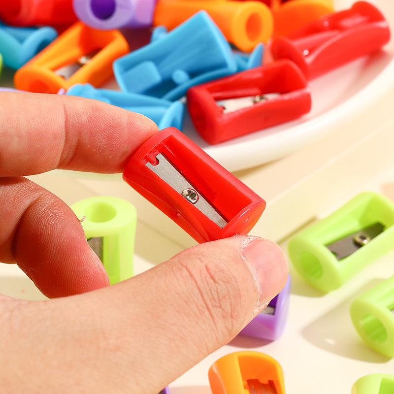 Waist-Shaped Colored Pencil Sharpener Set for Kids - Single-Hole Design, Manual Use
Waist-Shaped Colored Pencil Sharpener Set for Kids - Single-Hole Design, Manual Use