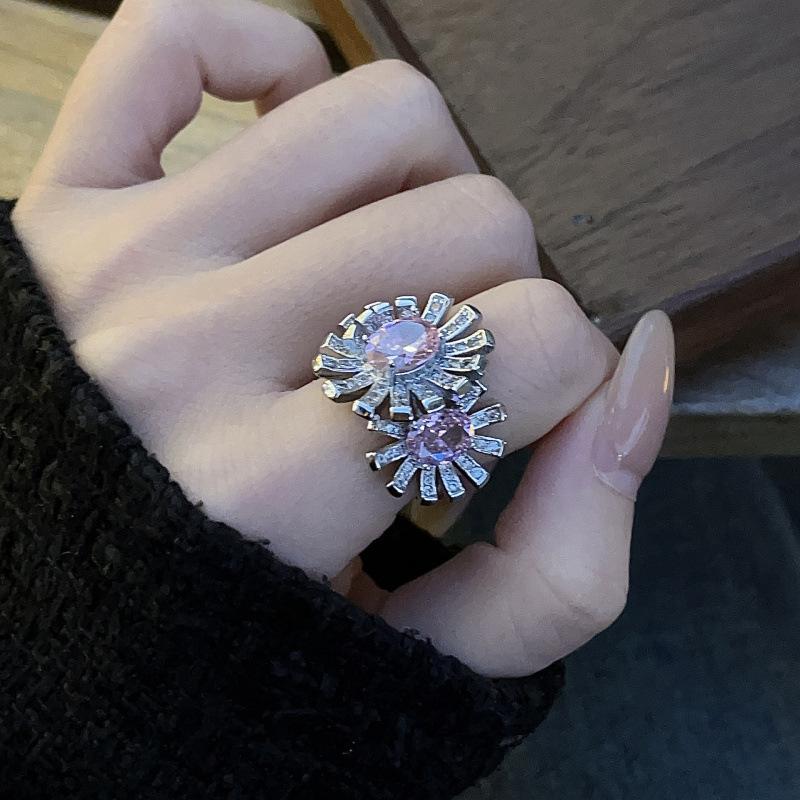 Heavy Industry Zirconium Flower Ring Exquisite Light Luxury Simulation Pink Gem Double Flower Color Treasure Open Ring Female Opening adjustable
Heavy Industry Zirconium Flower Ring Exquisite Light Luxury Simulation Pink Gem Double Flower Color Treasure Open Ring Female Opening adjustable