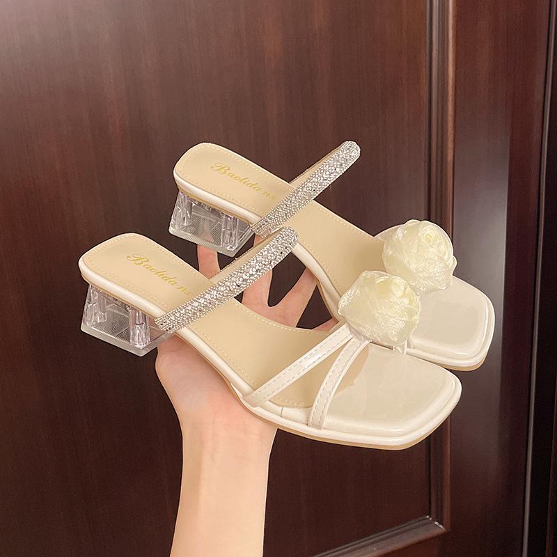 Fashion Women s Slippers Summer Fashion New Chunky Heel Slippers Luxury Crystal Slippers for Women Open-Toe Flower Design Slipper Slides 35 бежевый
Fashion Women s Slippers Summer Fashion New Chunky Heel Slippers Luxury Crystal Slippers for Women Open-Toe Flower Design Slipper Slides 35 бежевый