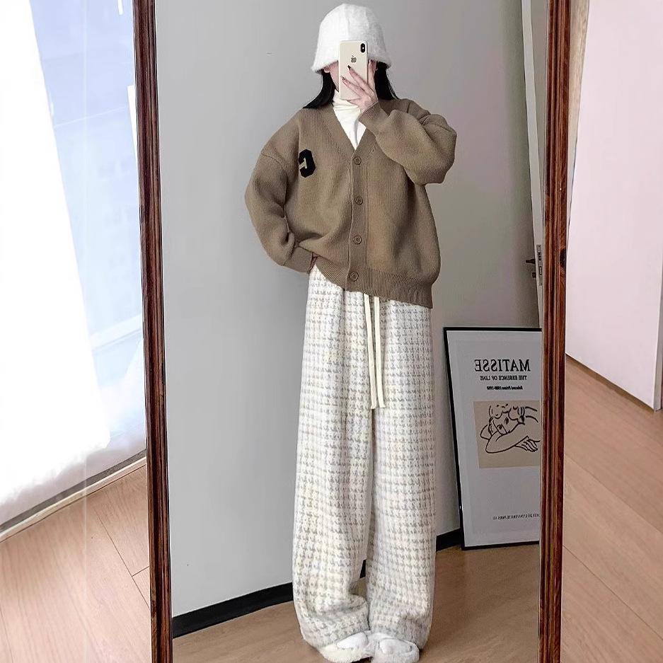 2025 High-End Women s Wool Houndstooth Wide-Leg Slimming Plaid Pants for Autumn/Winter, High-Waisted, 145 Petite XS (Recommended 60-79 lbs)
2025 High-End Women s Wool Houndstooth Wide-Leg Slimming Plaid Pants for Autumn/Winter, High-Waisted, 145 Petite XS (Recommended 60-79 lbs)