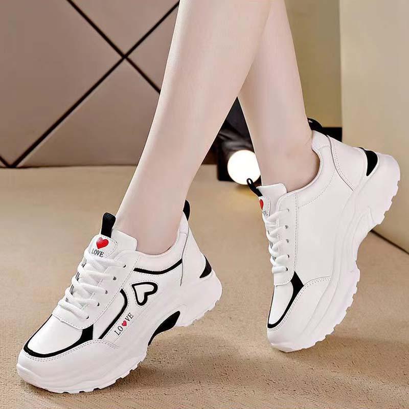 Dad Shoes Women s 2025 Spring and Autumn New Breathable Leather Sneakers Women s Korean Version Versatile Platform Casual Shoes Running Shoes 35
Dad Shoes Women s 2025 Spring and Autumn New Breathable Leather Sneakers Women s Korean Version Versatile Platform Casual Shoes Running Shoes 35