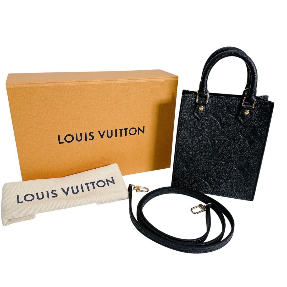 LOUIS VUITTON Monogram Petit Sac Plat Shoulder Bag Monogram Empreinte M81417 Used
LOUIS VUITTON Monogram Petit Sac Plat Shoulder Bag Monogram Empreinte M81417 Used