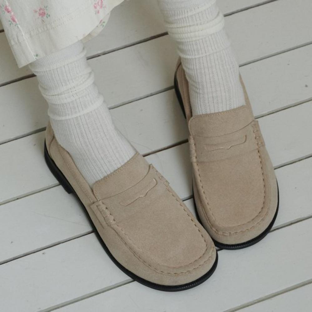 Elizabeth Stewart Natural Cowhide Tender Moon Loafer Ebal167139 blacks/225
Elizabeth Stewart Natural Cowhide Tender Moon Loafer Ebal167139 blacks/225